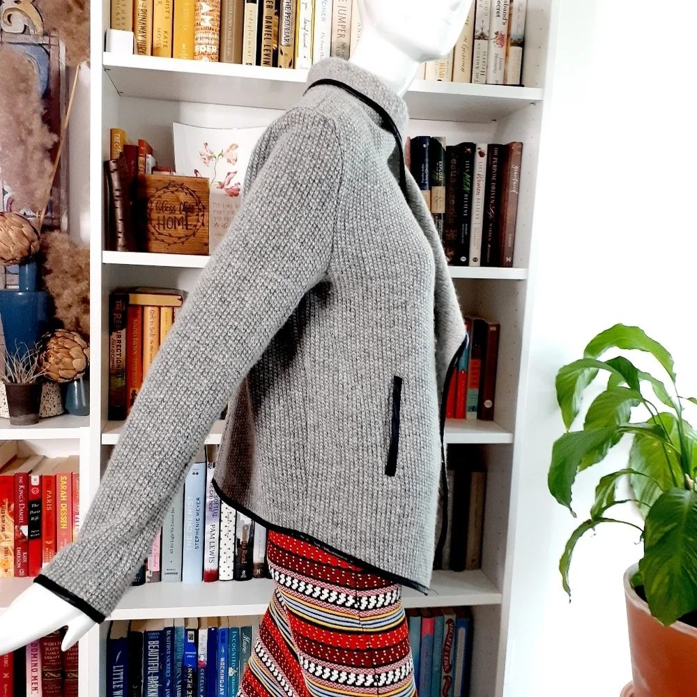 Cupcakes and Cashmere Sidney Draped Jacket - Picture 4 of 10